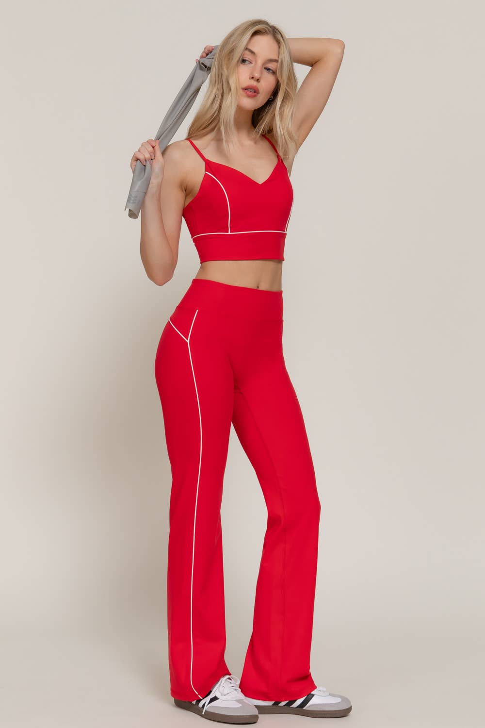 V-Neck with Contrast Piping Detail Workout Cami Bra-Top
