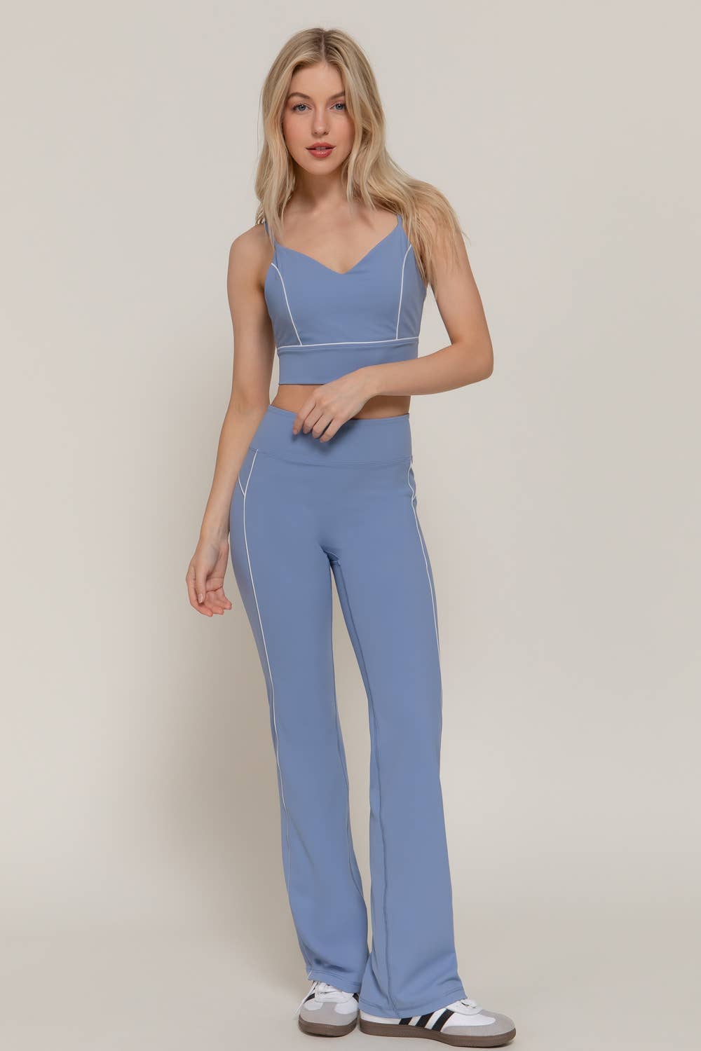 V-Neck with Contrast Piping Detail Workout Cami Bra-Top